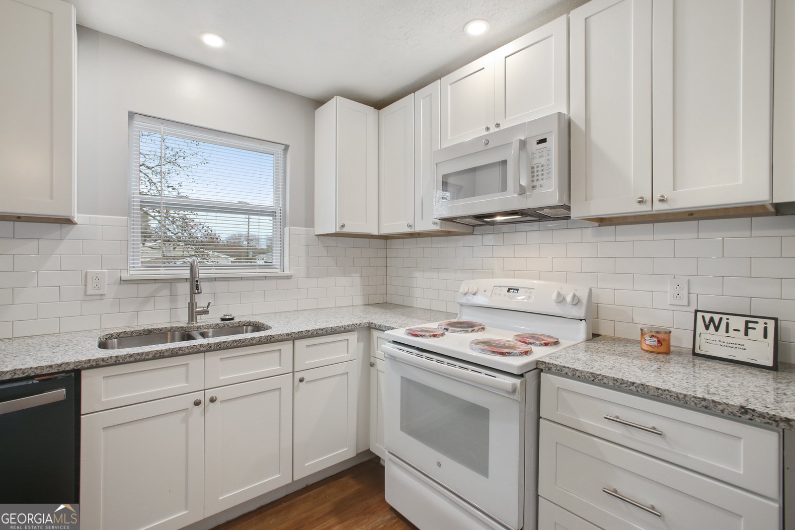 216 Scarsdale Drive Riverdale - Photo 11