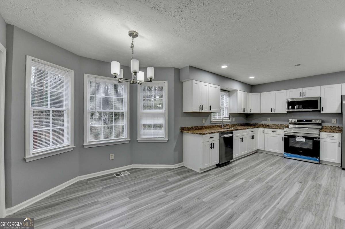 5362 Milieo Place Lilburn - Photo 13