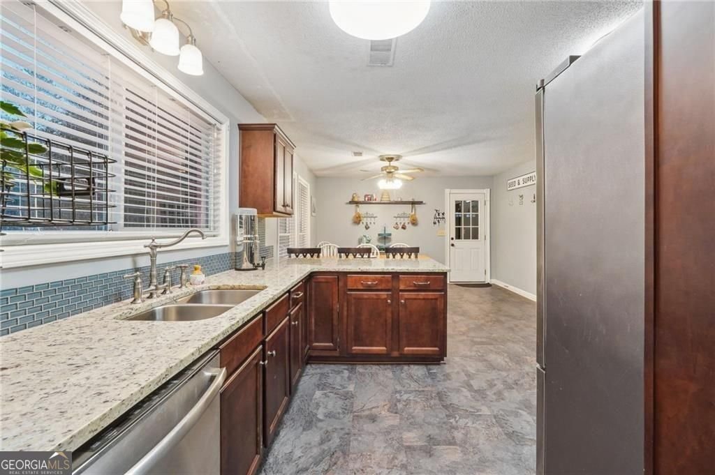 4185 Meadow Court Marietta - Photo 12