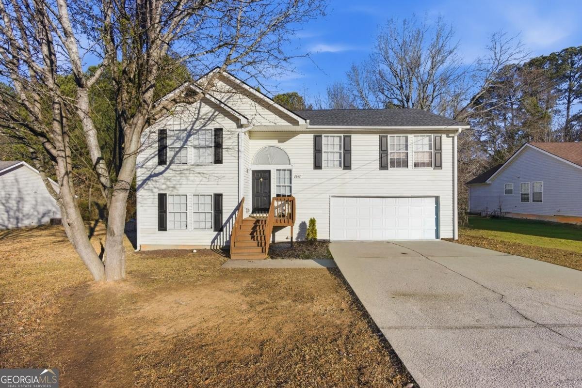 7347 Bramble Oak Drive Douglasville - Photo 1