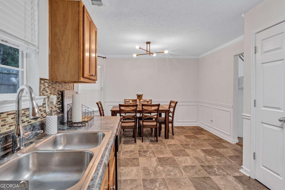 306 Bonnes Drive Austell - Photo 11