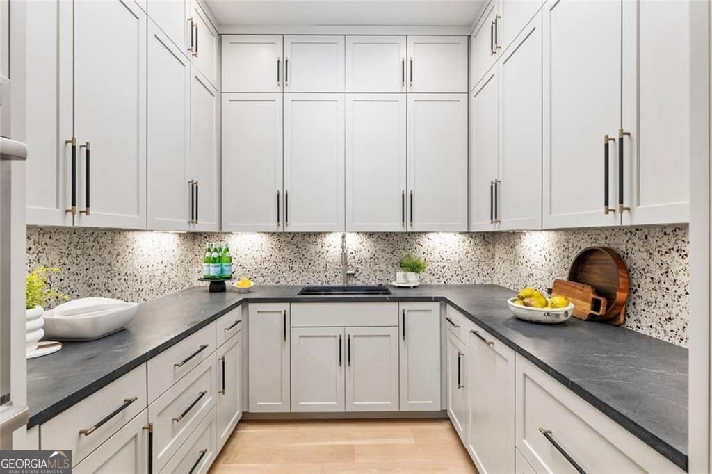 4524 Mystic Drive Sandy Springs - Photo 24