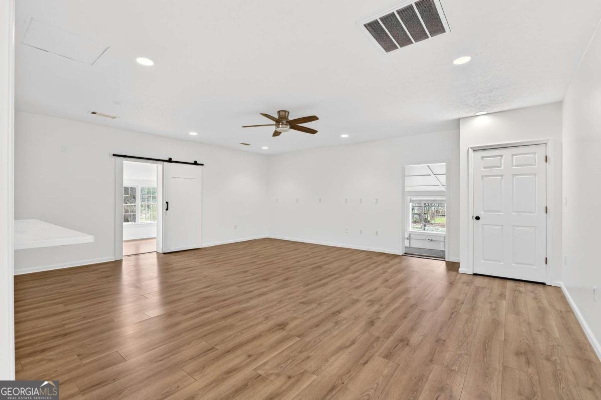 4927 Salem Road Covington - Photo 12