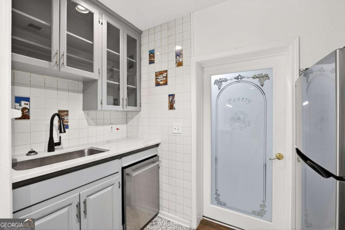 4927 Salem Road Covington - Photo 9