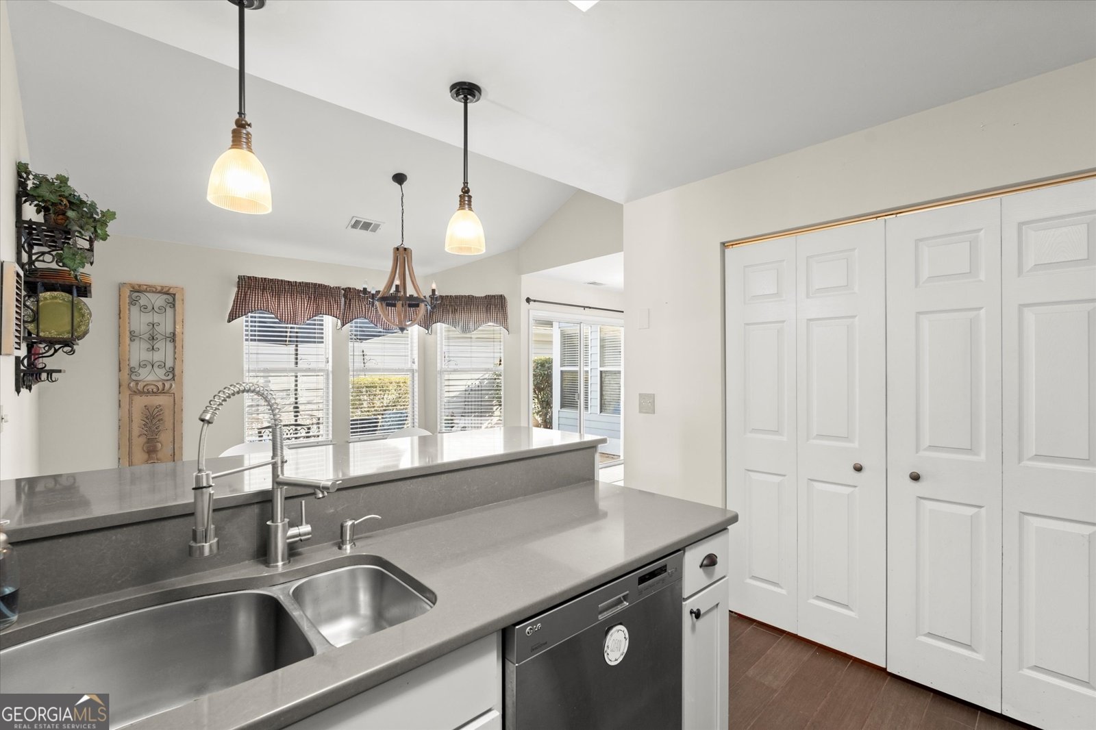 221 Rose Cottage Drive Woodstock - Photo 14