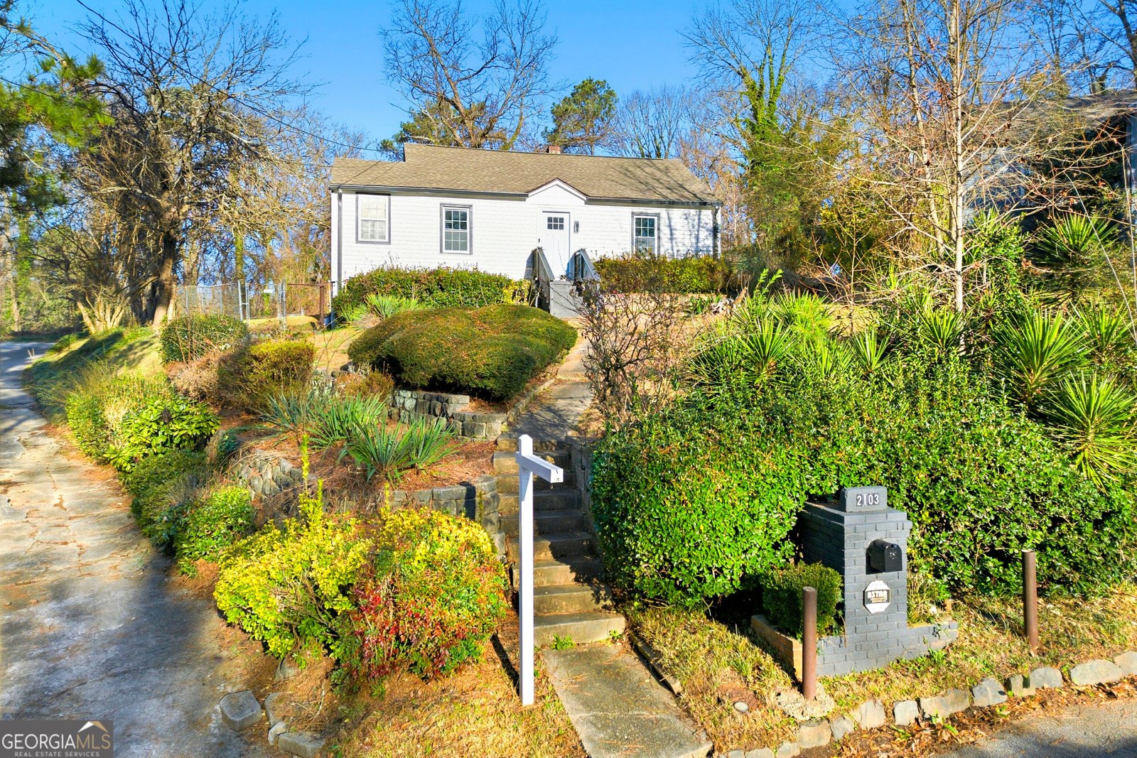 2103 ARLINGTON Circle Atlanta - Photo 1