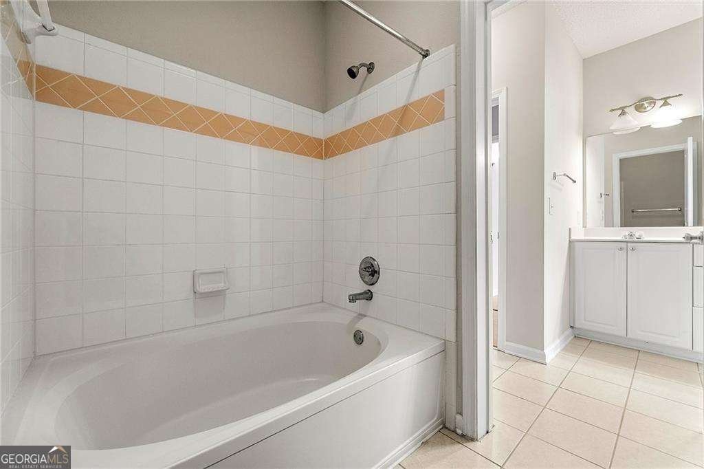 2015 Barrett Lakes Boulevard Kennesaw - Photo 15