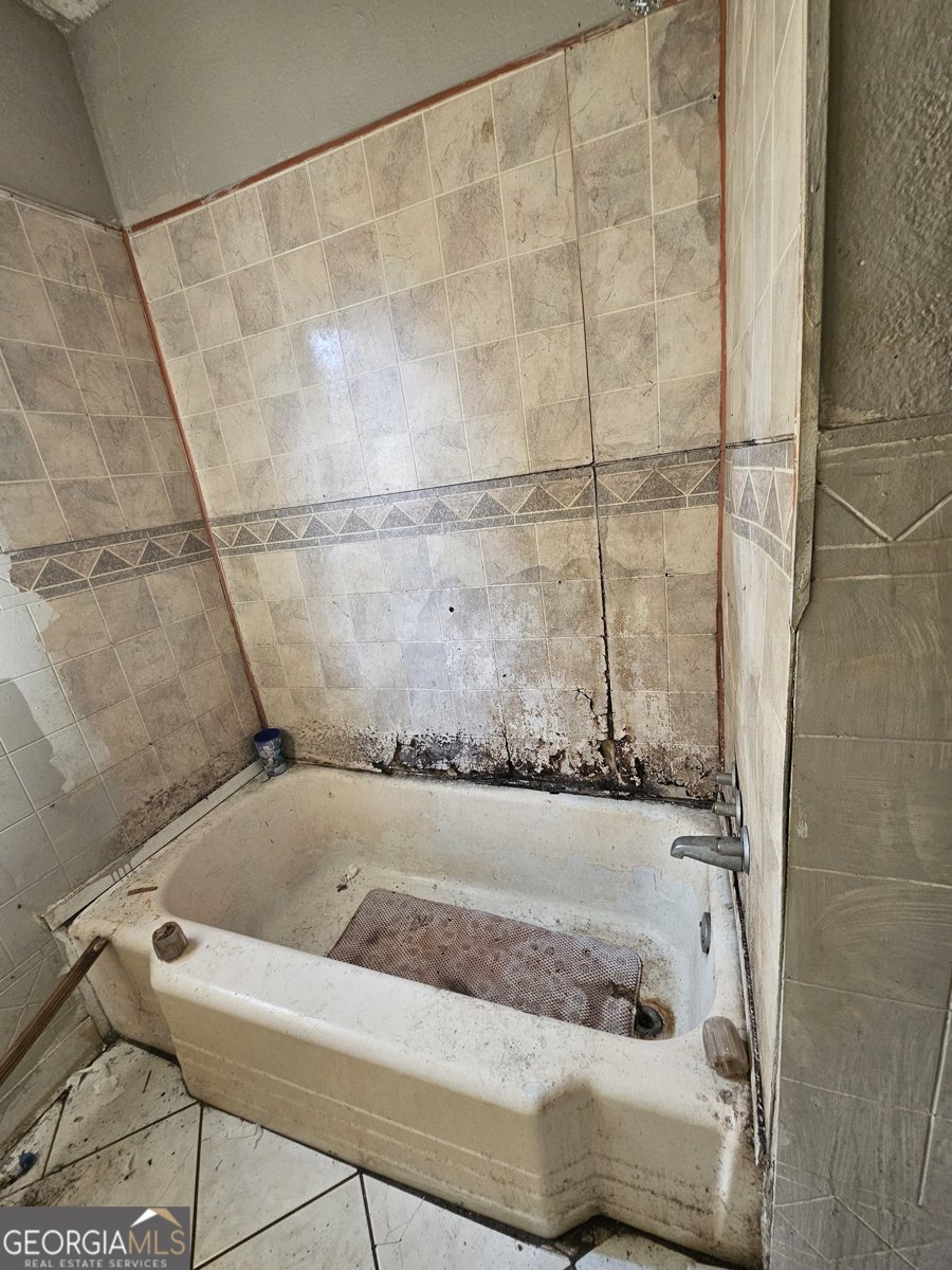 2411 Harden Street Savannah - Photo 12