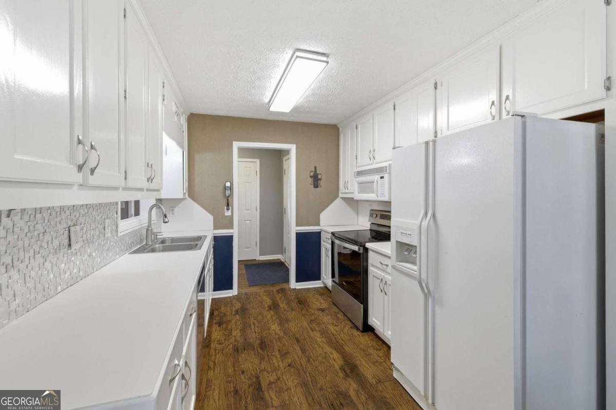 4758 Eagle Watch Drive Flowery Branch - Photo 10