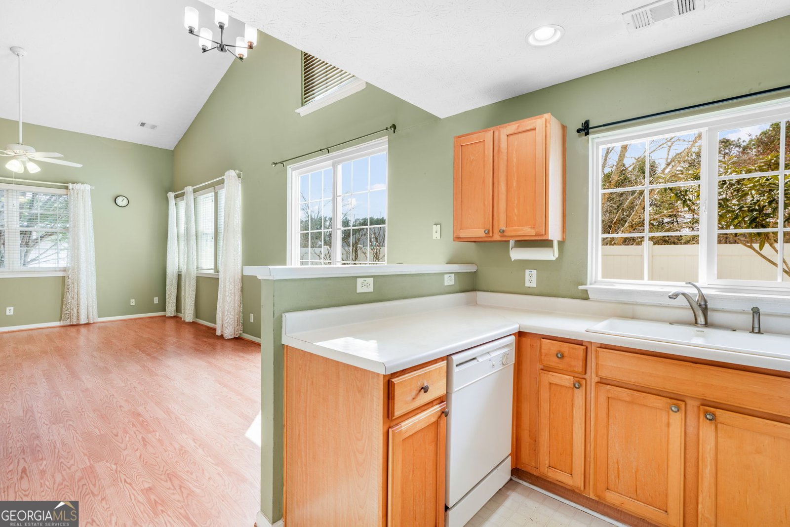 562 Windcroft Circle Acworth - Photo 7