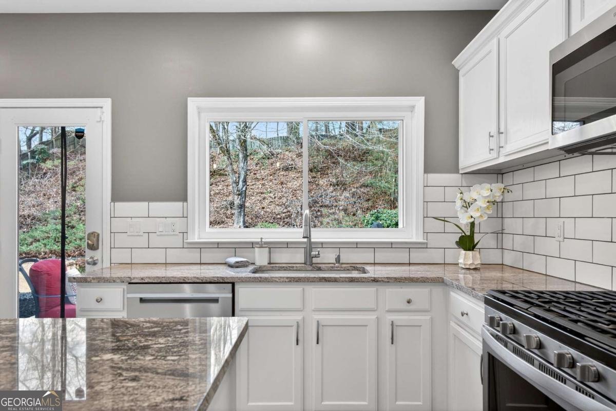 2547 Haddenham Lane Smyrna - Photo 12