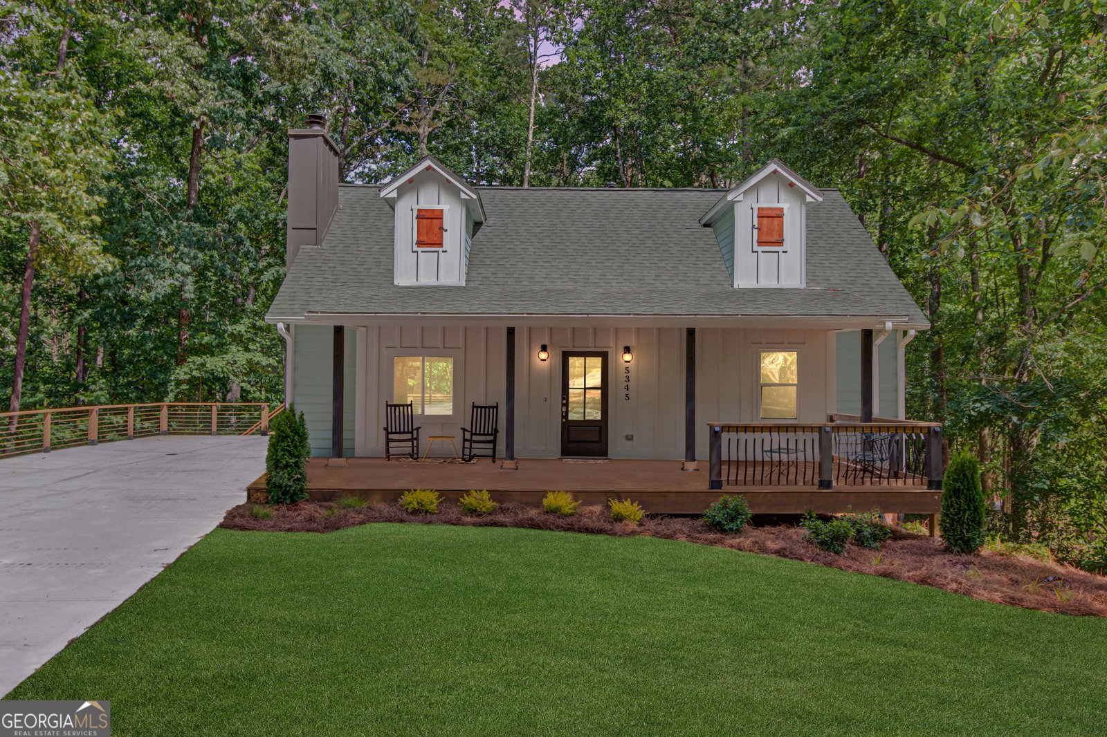 5345 Pilgrim Point Road Cumming - Photo 1