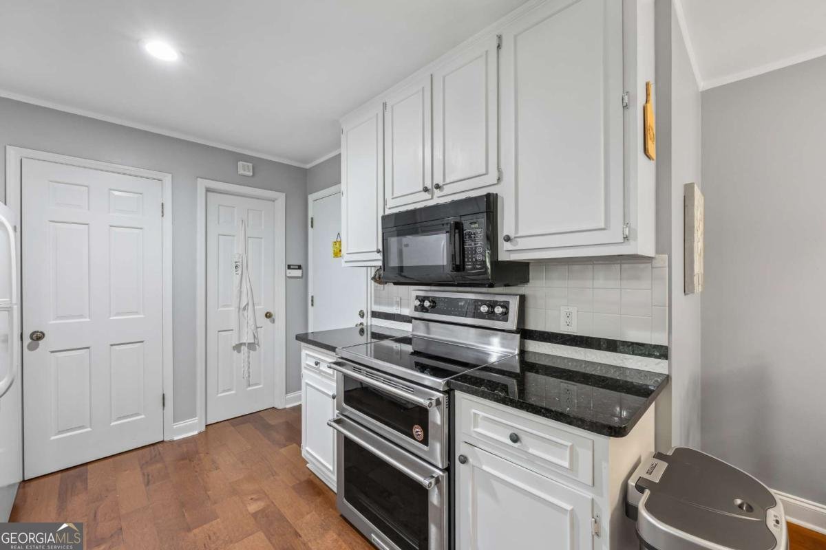 684 Honeysuckle Road Gainesville - Photo 14