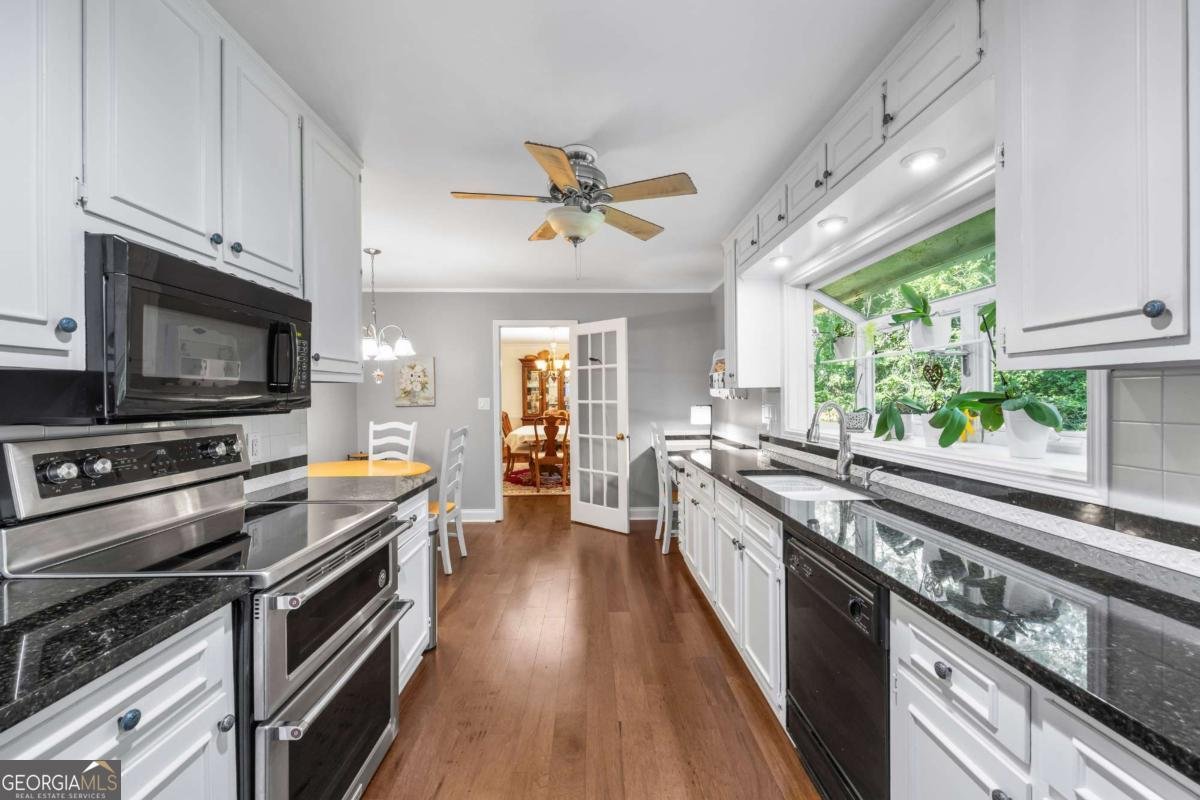 684 Honeysuckle Road Gainesville - Photo 15