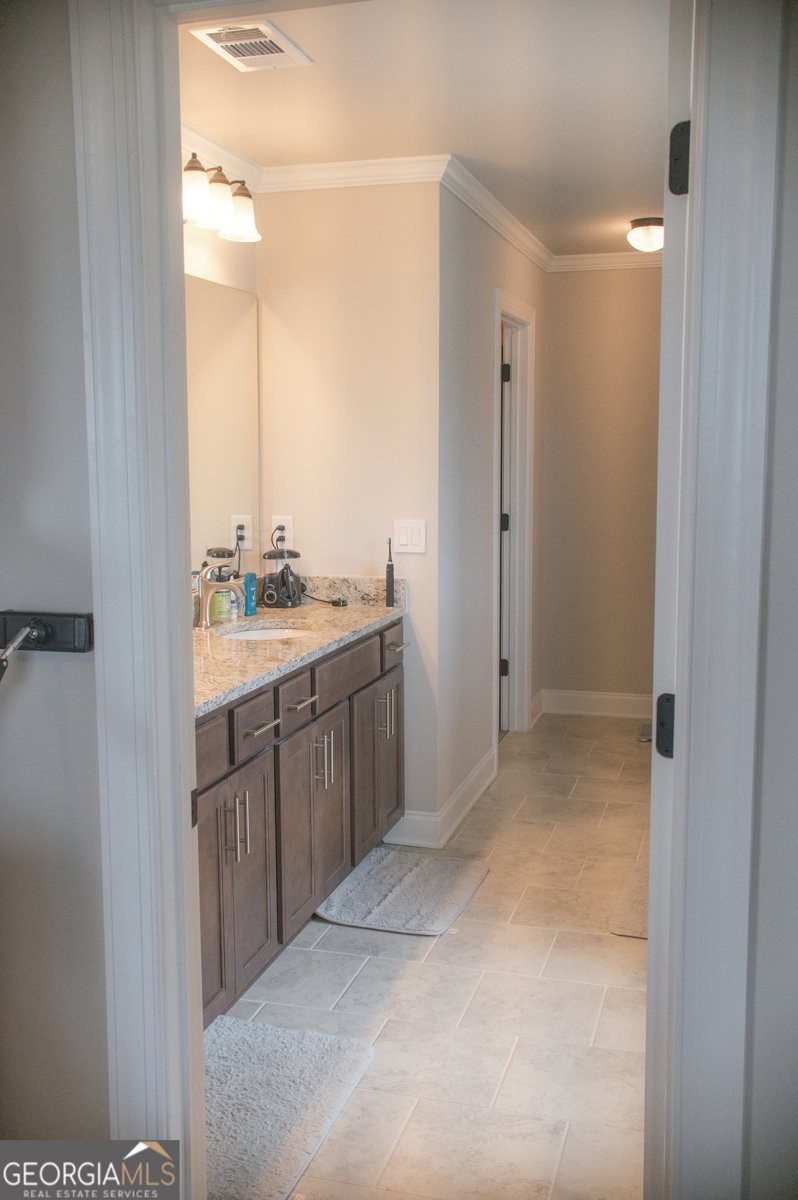 543 Calgary Downs Drive Winder - Photo 33