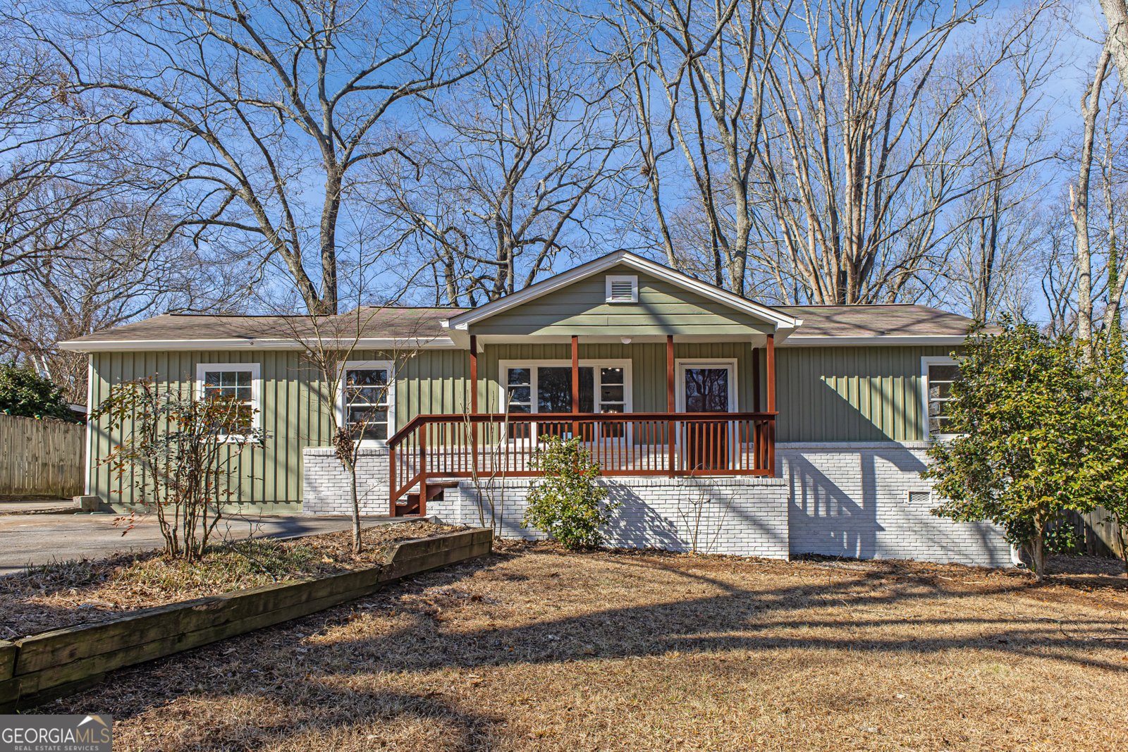 5800 Crabapple Drive Mableton - Photo 1