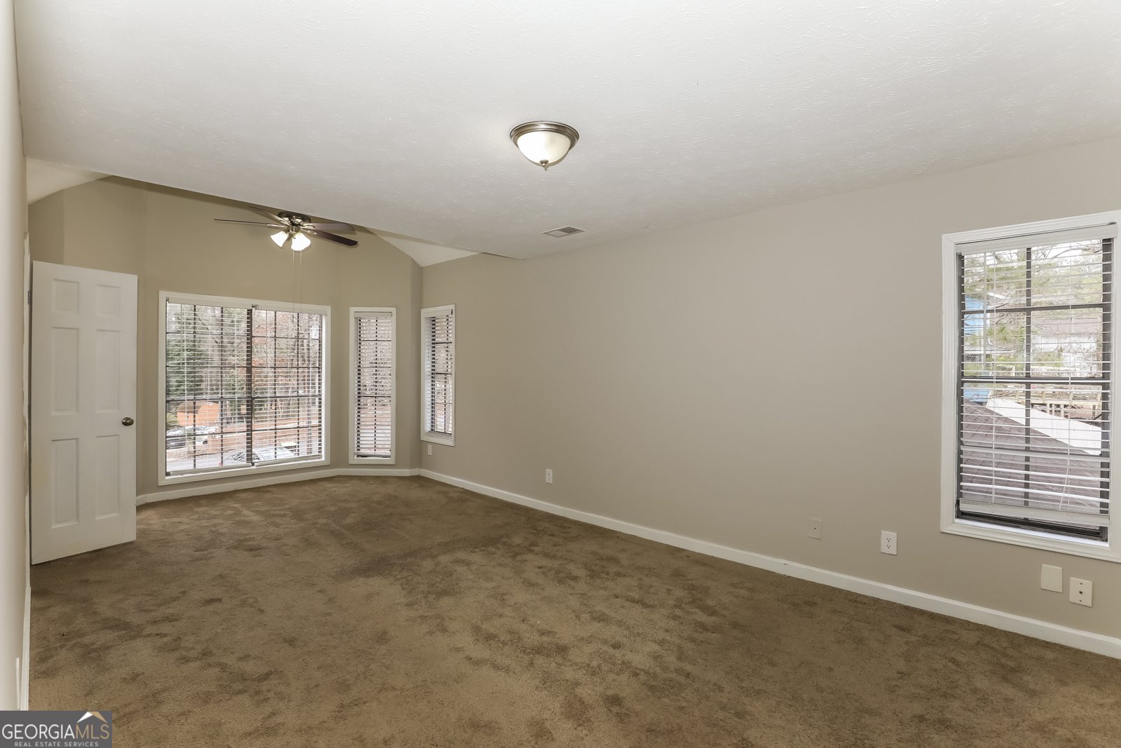 1868 Lake Ridge Court Jonesboro - Photo 11