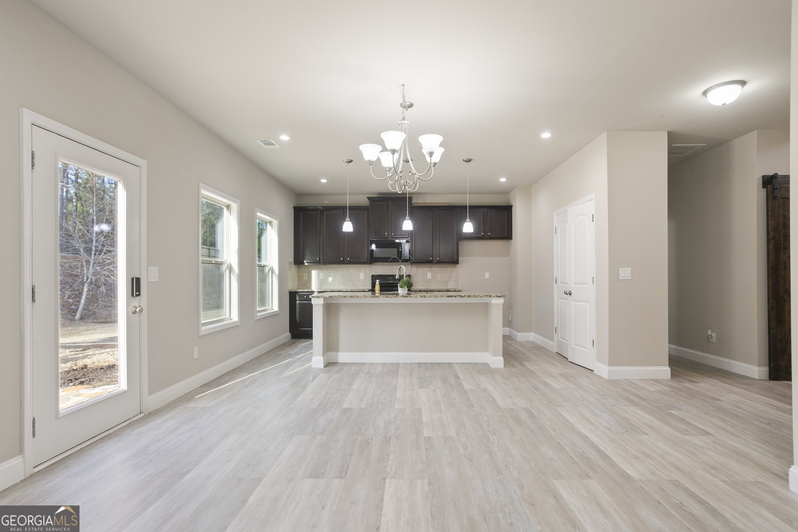 811 Walnut Woods Drive Braselton - Photo 6