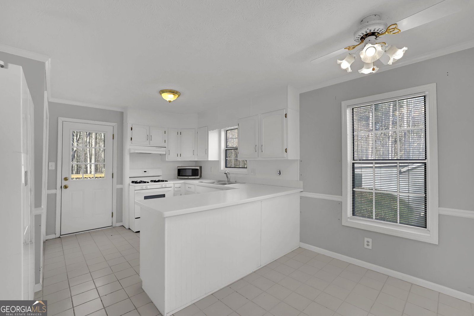 385 Tyson Circle Roswell - Photo 12