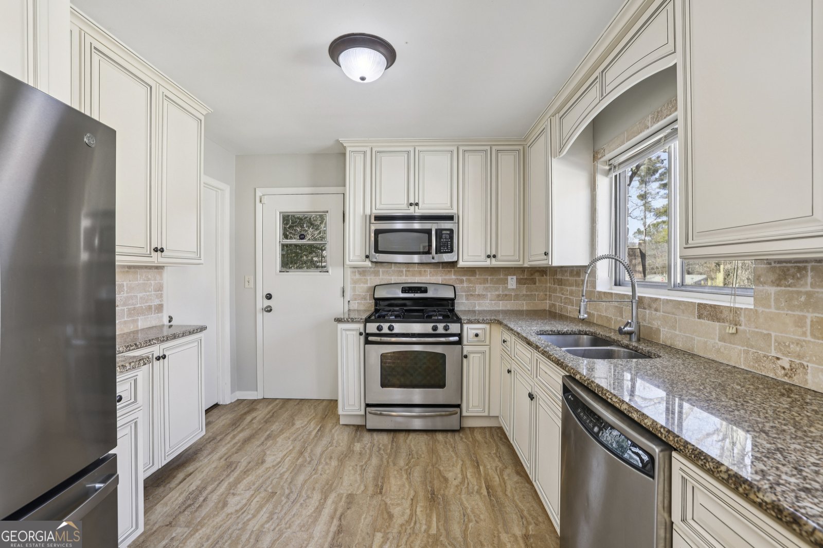 1050 rays Road stone mountain - Photo 6