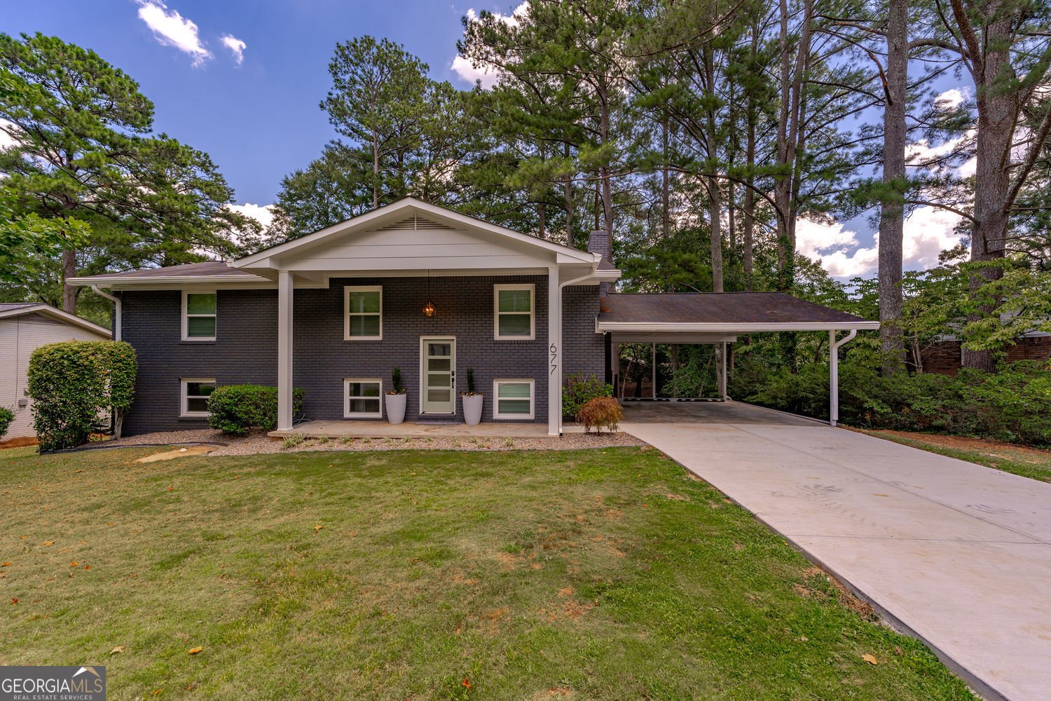 677 Hillandale Circle Marietta - Photo 1