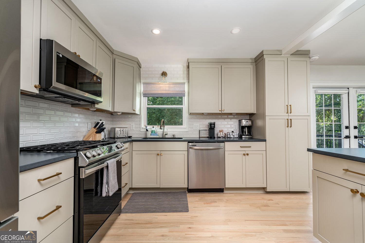 677 Hillandale Circle Marietta - Photo 13