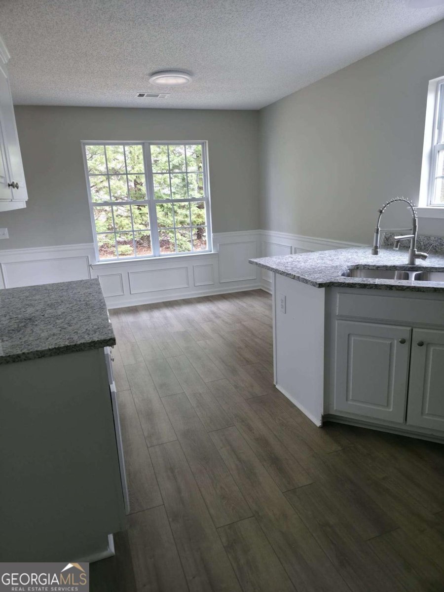 2504 Marixa Drive Statham - Photo 12