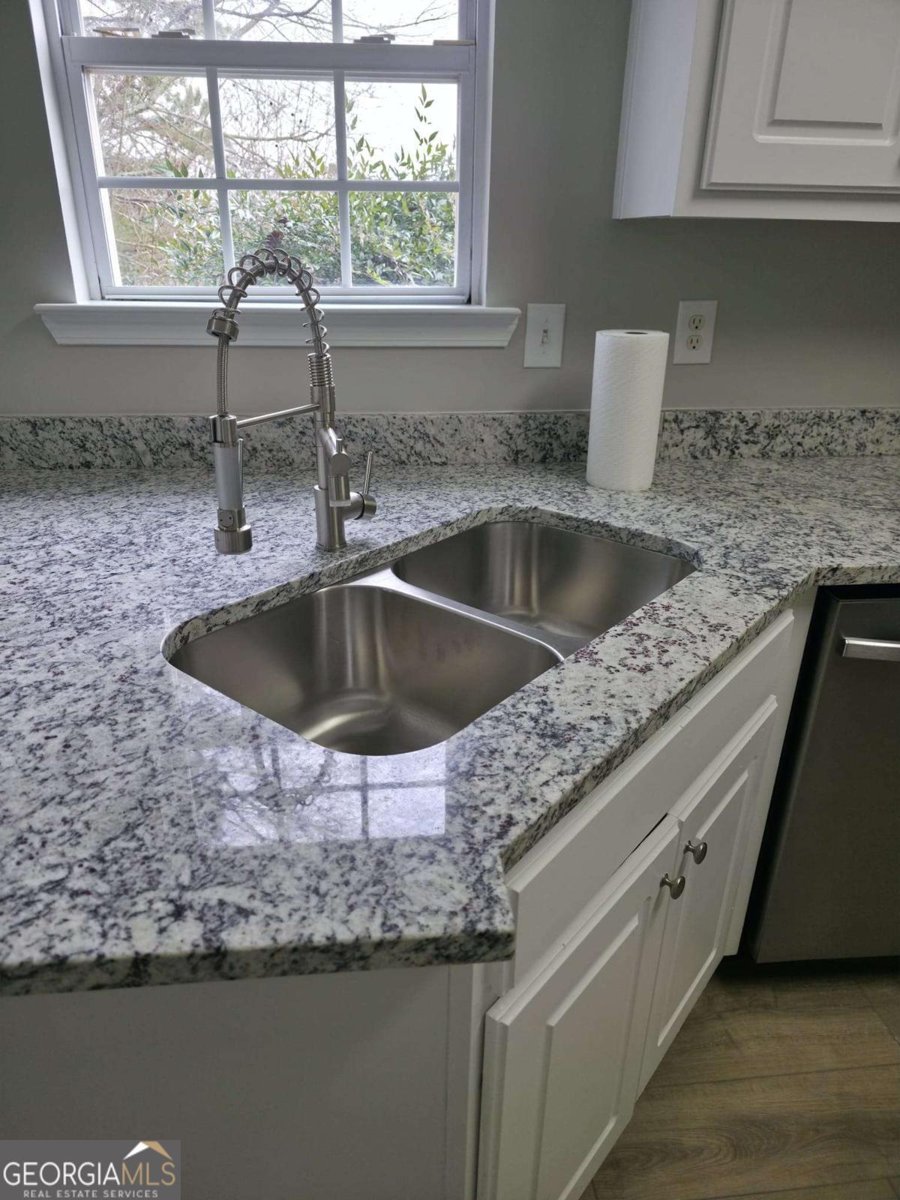 2504 Marixa Drive Statham - Photo 15