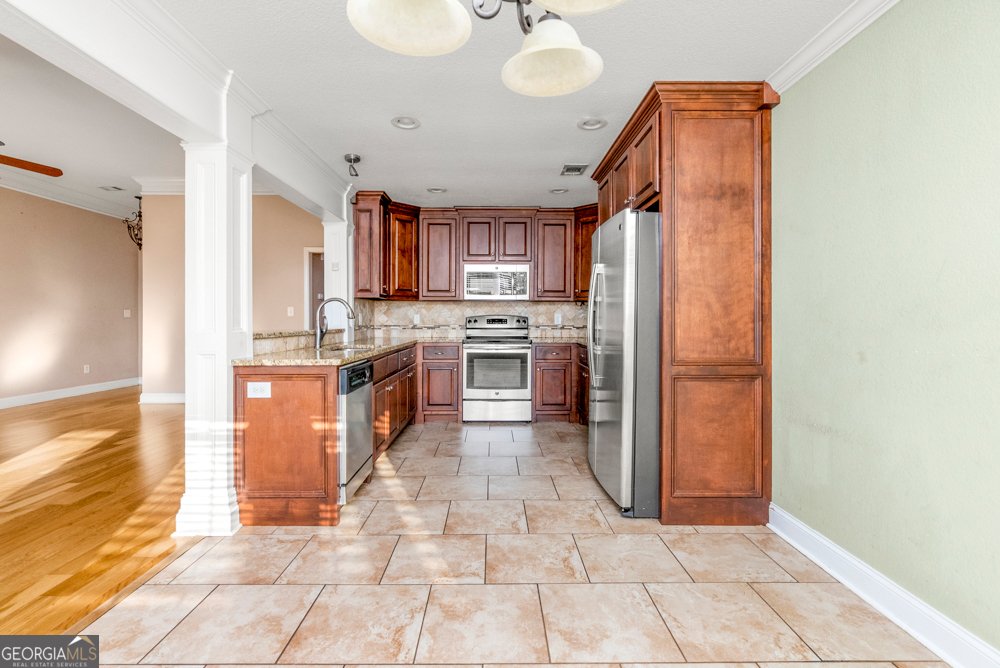 220 Summerstone Bend Byron - Photo 10