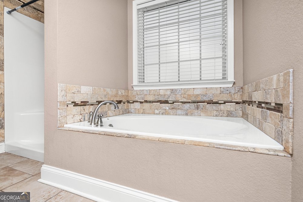 220 Summerstone Bend Byron - Photo 18