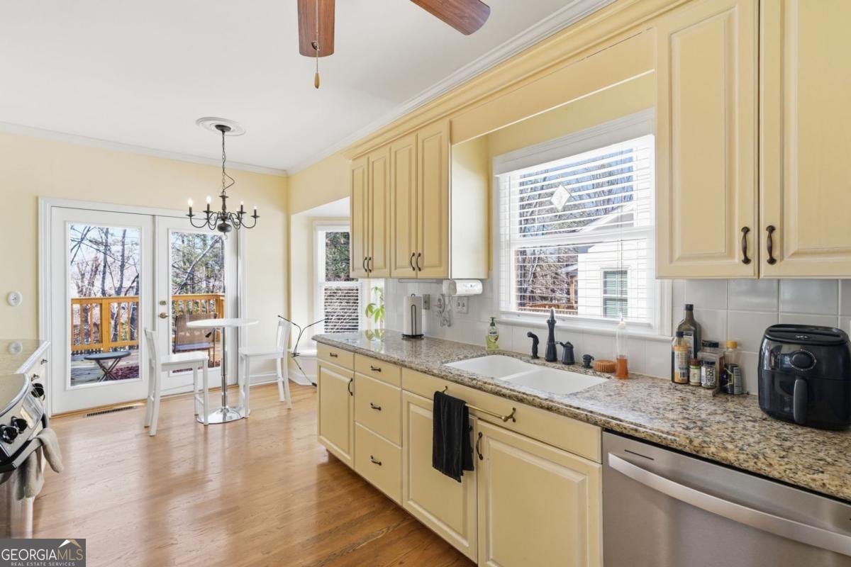 6191 Forest Hills Lane Peachtree Corners - Photo 11