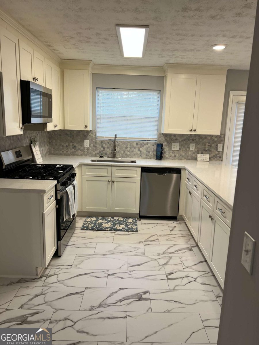 5202 Selene Drive Stone Mountain - Photo 13