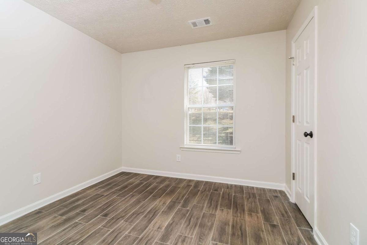 6793 Creeks Edge Court Flowery Branch - Photo 16