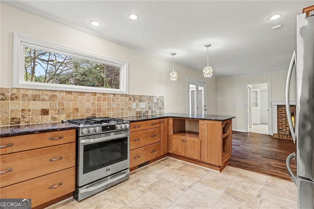 9310 Martins Lake Drive Roswell - Photo 11