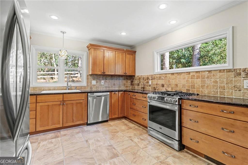 9310 Martins Lake Drive Roswell - Photo 7