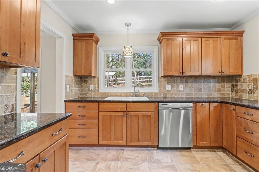 9310 Martins Lake Drive Roswell - Photo 8