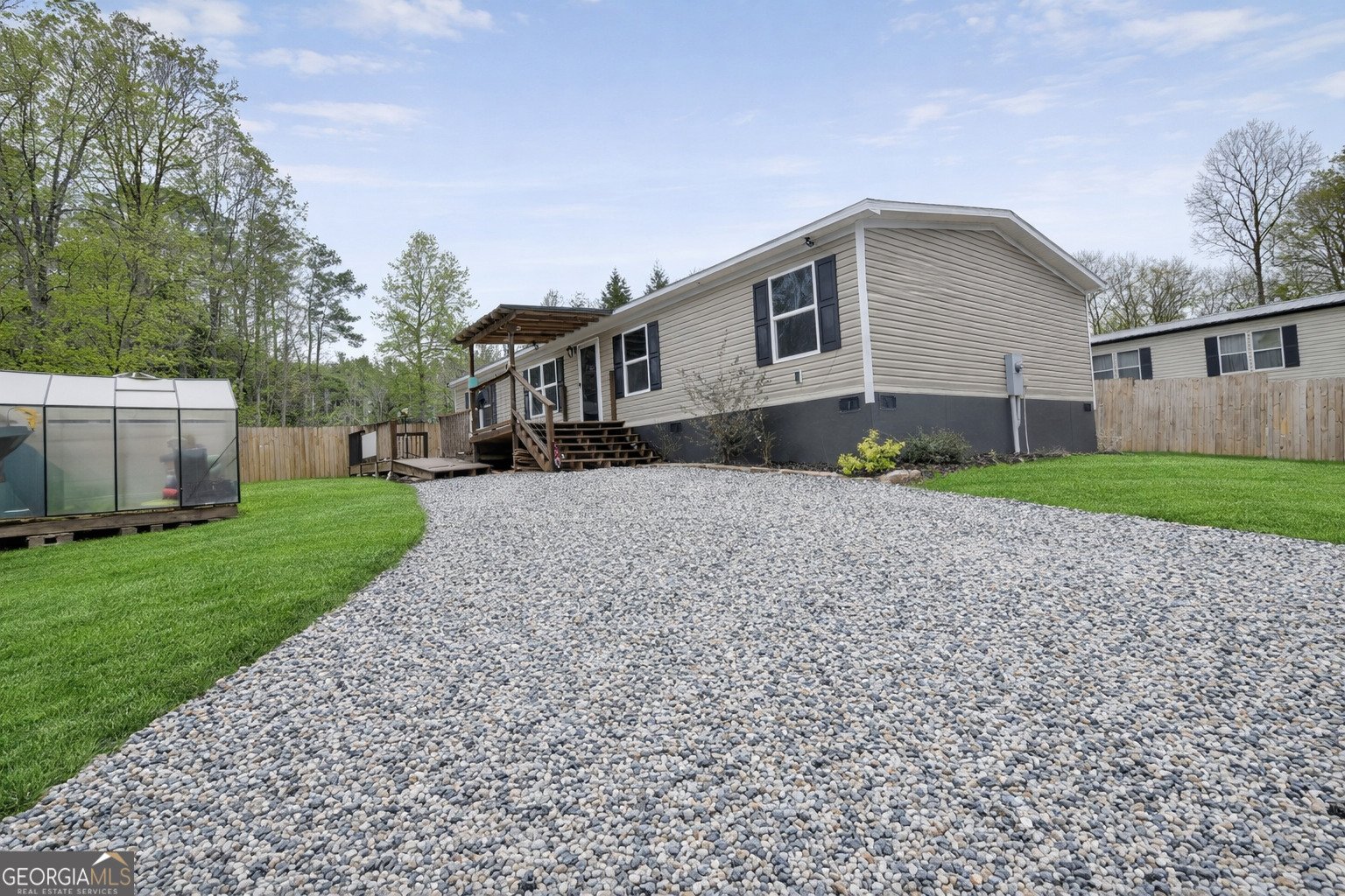 112 Fisherman Cove Lavonia - Photo 1