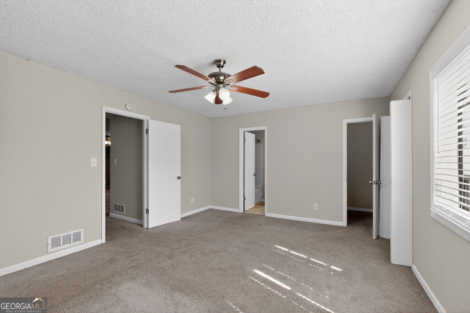 879 Lost Creek Circle Stone Mountain - Photo 17