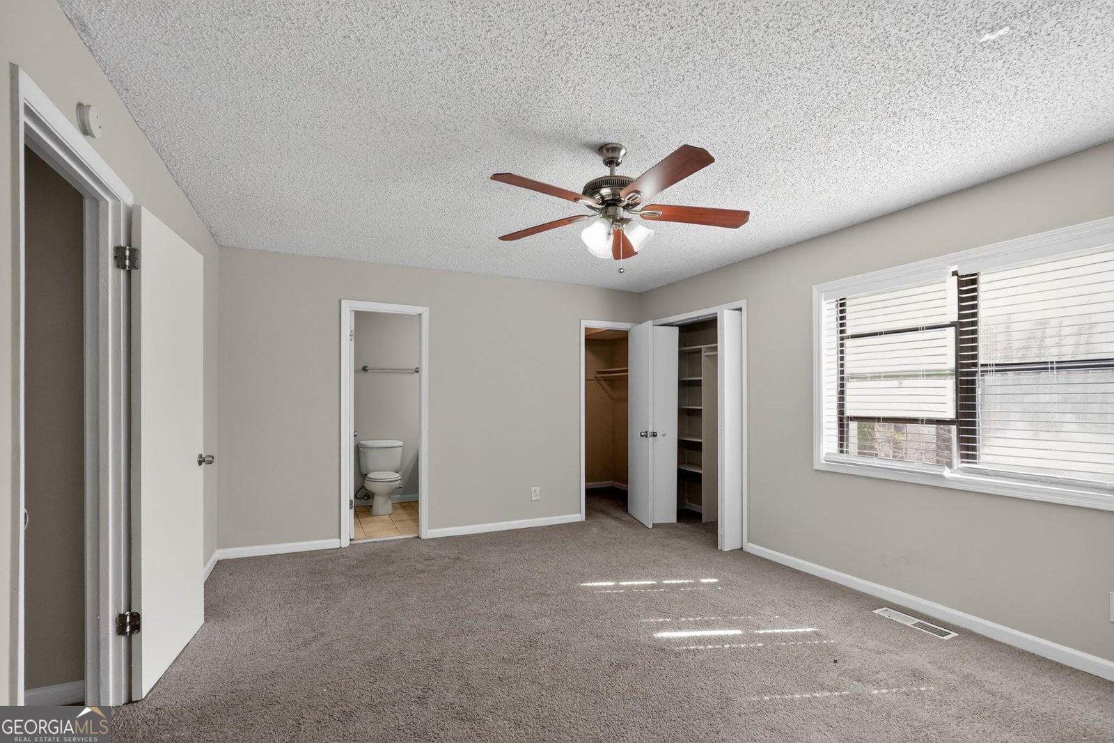 879 Lost Creek Circle Stone Mountain - Photo 18