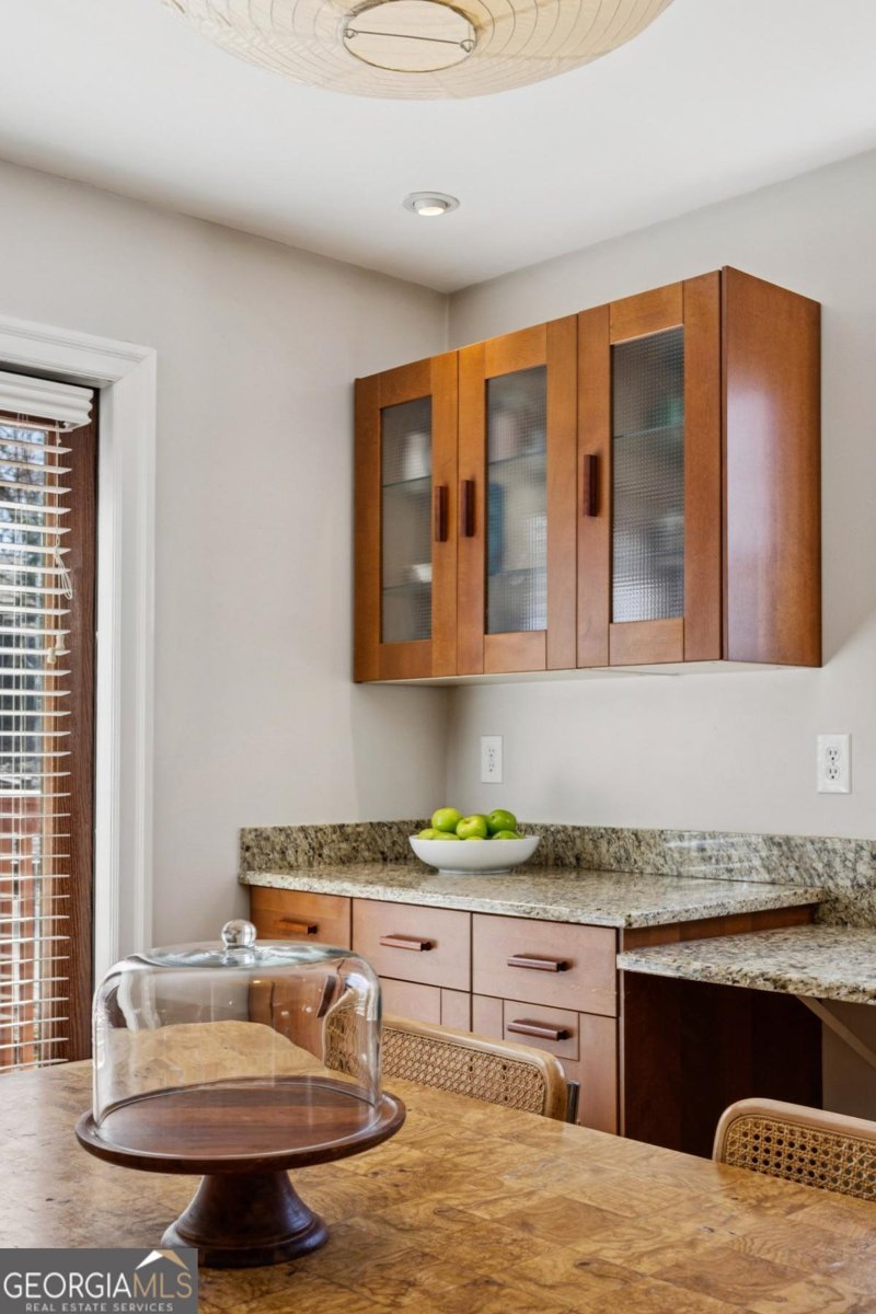 1736 Oakview Road Decatur - Photo 18