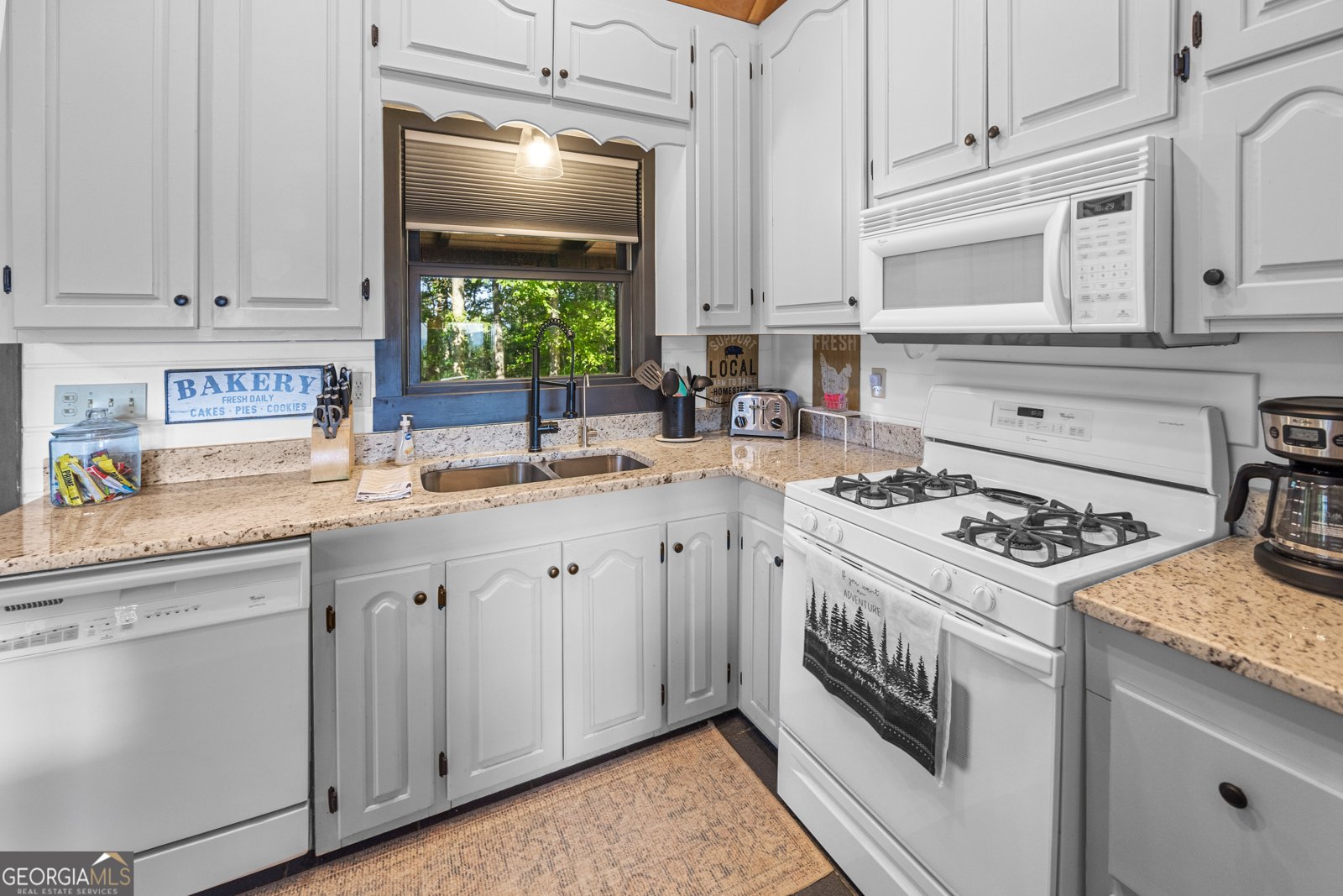 832 Scenic Mountain View Road Blue Ridge - Photo 10