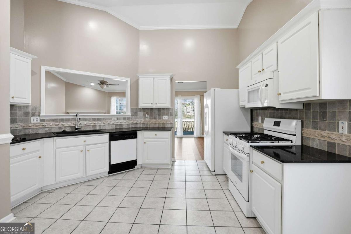 3665 Charlton Ives Drive Lilburn - Photo 10