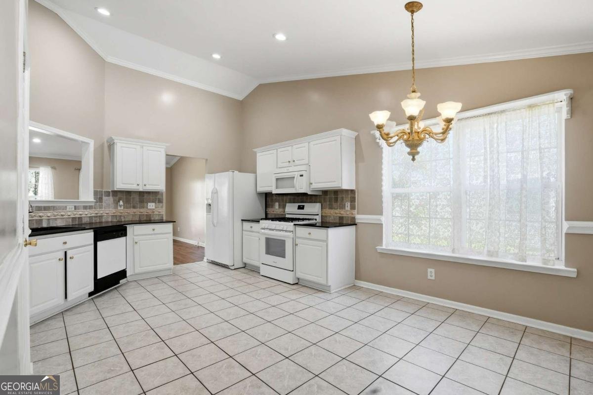 3665 Charlton Ives Drive Lilburn - Photo 8