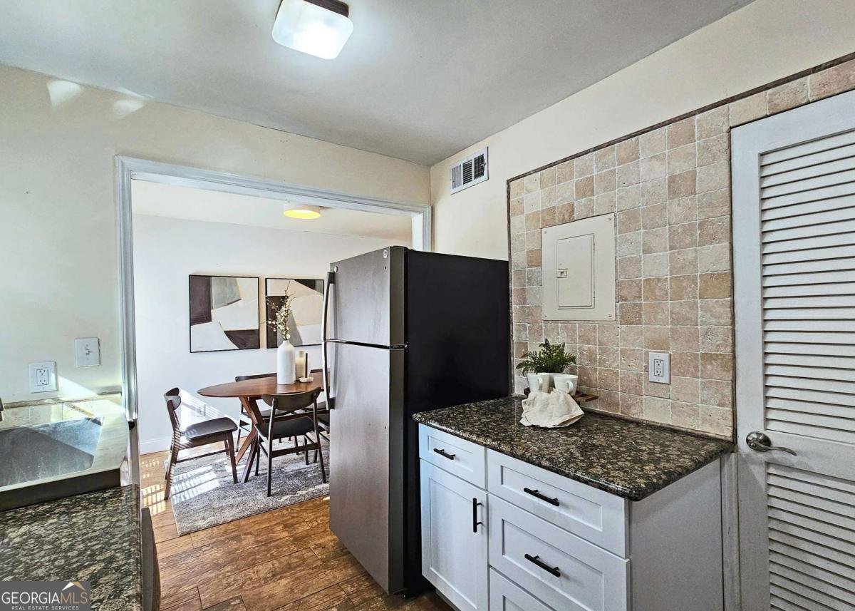 136 Peachtree Memorial Drive Atlanta - Photo 6