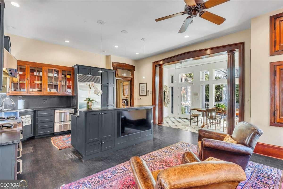 211 Charlton Street Savannah - Photo 18