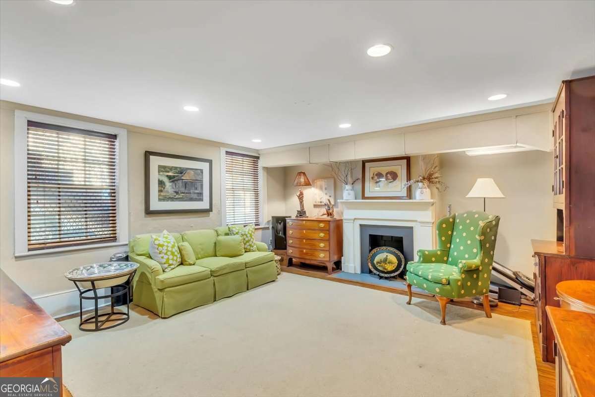 211 Charlton Street Savannah - Photo 40