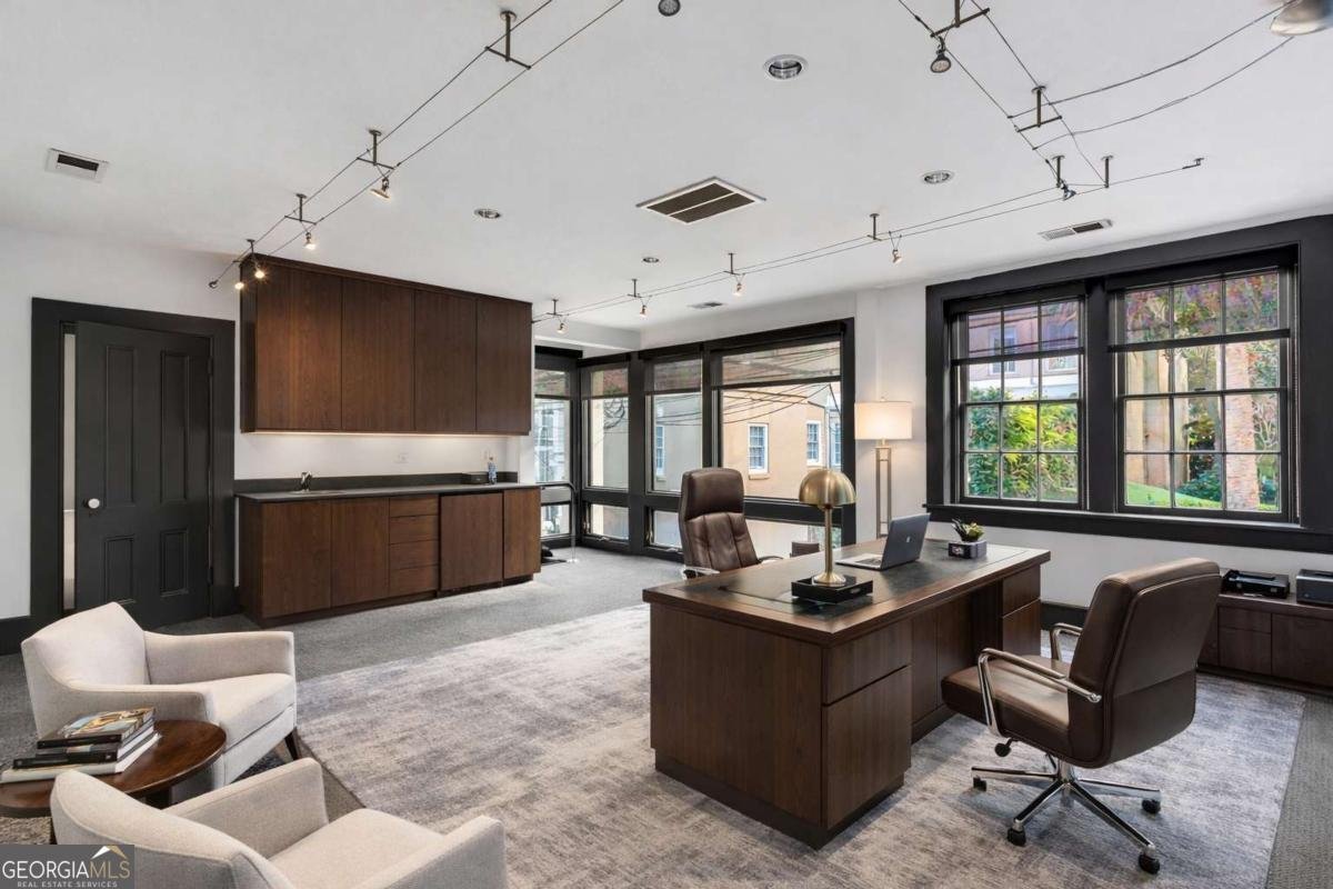 211 Charlton Street Savannah - Photo 53