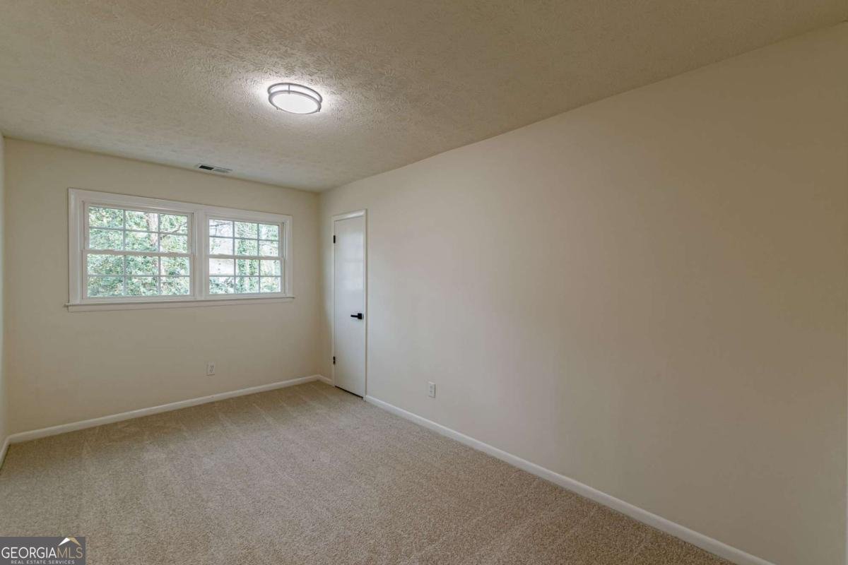 7498 Helms Court Jonesboro - Photo 16