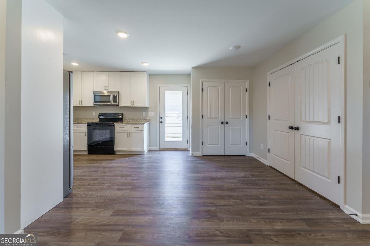 4780 Cantrell Road Flowery Branch - Photo 11