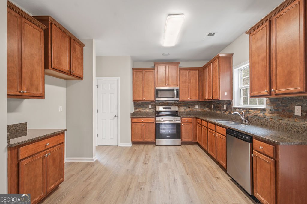 82 Bantry Park Drive Newnan - Photo 9